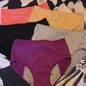 Women's "Period" Briefs Set